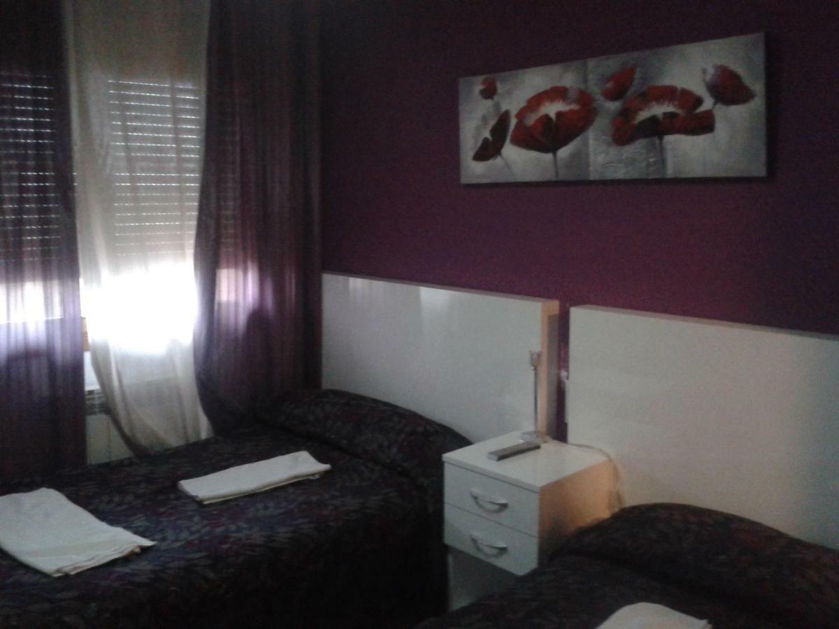 Hostal Texas 2 Fuentes de Ebro Екстер'єр фото
