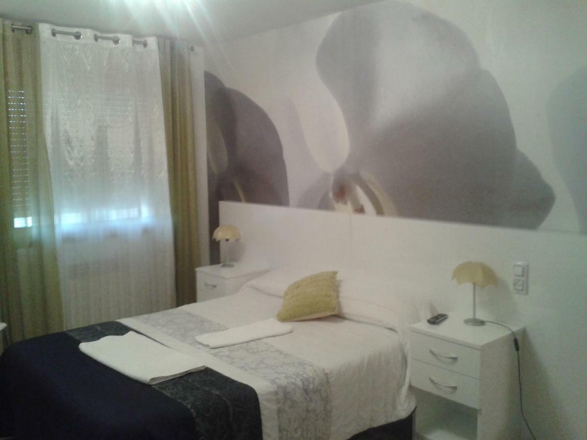 Hostal Texas 2 Fuentes de Ebro Екстер'єр фото