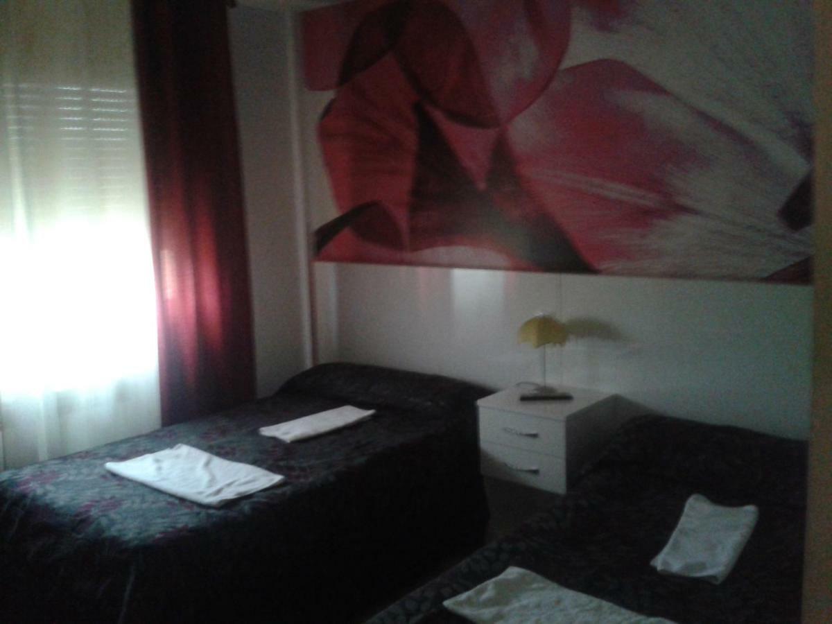 Hostal Texas 2 Fuentes de Ebro Екстер'єр фото